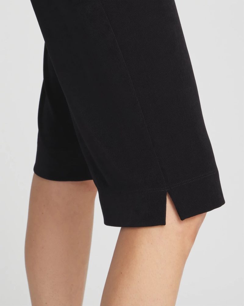 Chicos Travelers™ No Tummy Shorts - TRAVELERS BLACK
