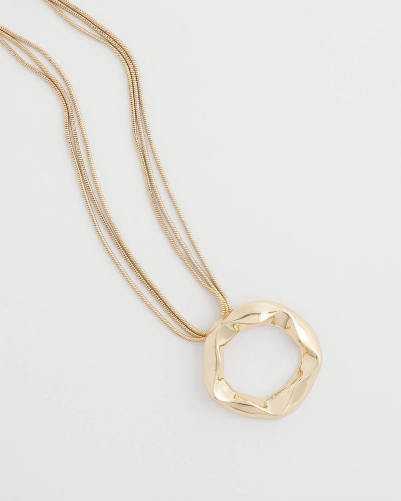 Chicos Short Circle Pendant - GOLD